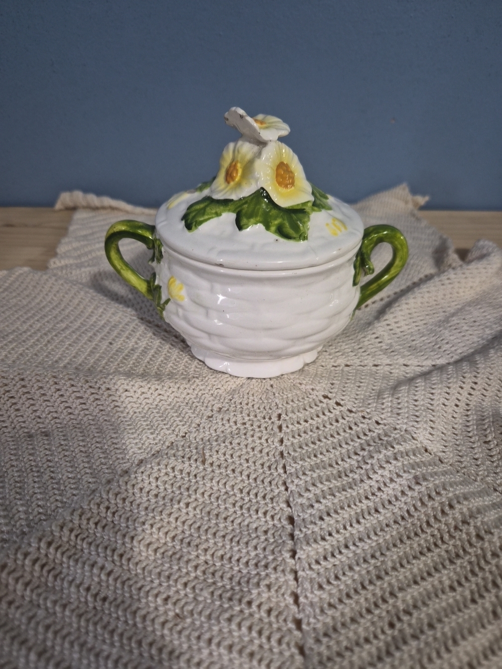 Vintage LEFTON China Ceramic Basket Weave Rustic Daisy Sugar Bowl & Lid 3856